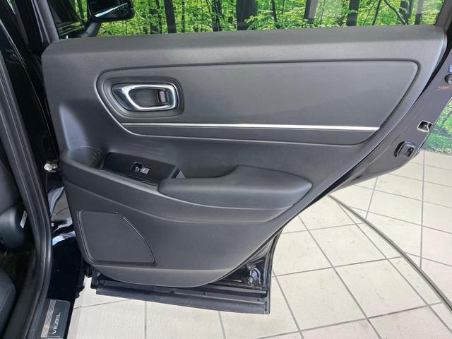 ヴェゼル ｅ：ＨＥＶ　Ｚ　４ＷＤ　純正９型ナビ　バックカメラ　ホンダセンシング　アダプティブクルコン　パワーバックドア　ステアリングヒーター　シートヒーター　ＥＴＣ　ドライブレコーダー　ワイヤレス充電　コーナーセンサー（48枚目）