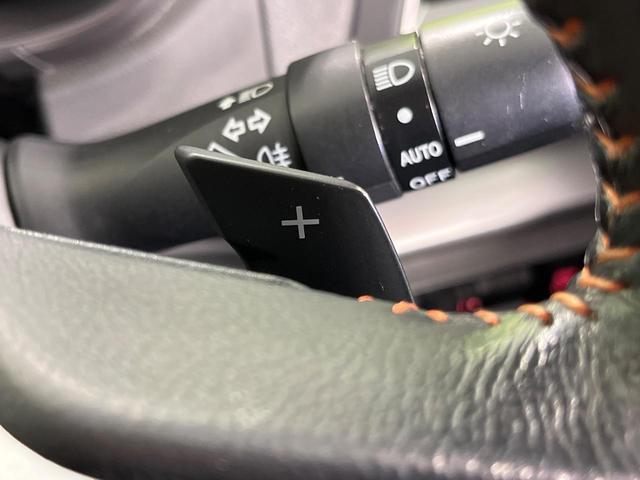 ＸＶ ２．０ｉ－Ｓ　アイサイト　４ＷＤ　純正８型ナビ　バックカメラ　レーダークルコン　アイサイト　パドルシフト　ルーフレール　ＥＴＣ　ハーフレザーシート　パワーシート　デュアルエアコン　フルセグＴＶ　オートライト　スマートキー（7枚目）