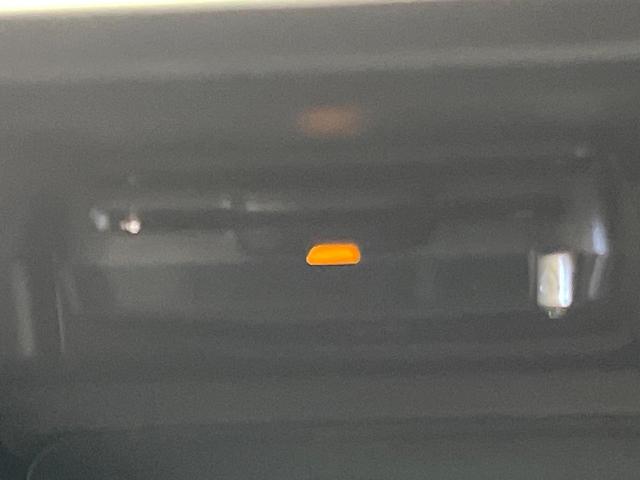 ＸＶ ２．０ｉ－Ｓ　アイサイト　４ＷＤ　純正８型ナビ　バックカメラ　レーダークルコン　アイサイト　パドルシフト　ルーフレール　ＥＴＣ　ハーフレザーシート　パワーシート　デュアルエアコン　フルセグＴＶ　オートライト　スマートキー（8枚目）