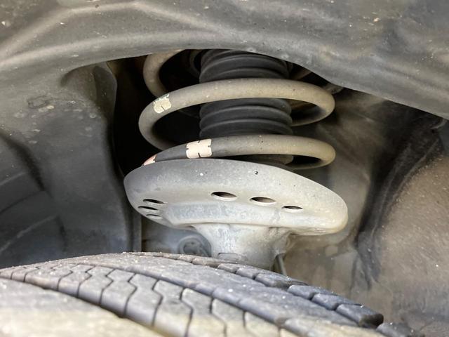 ＸＶ ２．０ｉ－Ｓ　アイサイト　４ＷＤ　純正８型ナビ　バックカメラ　衝突被害軽減システム　レーダークルーズ　レザーシート　スマートキー　ＬＥＤヘッド　ルーフレール　ＥＴＣ　オートライト　デュアルエアコン　Ｂｌｕｅｔｏｏｔｈ　ＣＤ（24枚目）