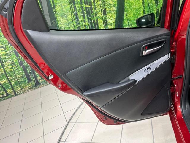 デミオ 13S 純正ナビ スマートブレーキサポート ブラインドスポットモニター バックカメラ シートヒーター LEDヘッド 禁煙車 スマートキー Bluetooth オートライト オートエアコン 革巻きステアリング(42枚目)