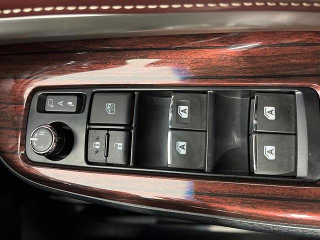 ハリアーハイブリッド プレミアム アドバンスドパッケージ 4WD 純正9型ナビ パノラミックビューモニター JBLサウンド 寒冷地仕様 レーダークルコン クリアランスソナー パワーバックドア ワイヤレス充電 パワーシート ETC LEDランプ LEDフォグ(42枚目)