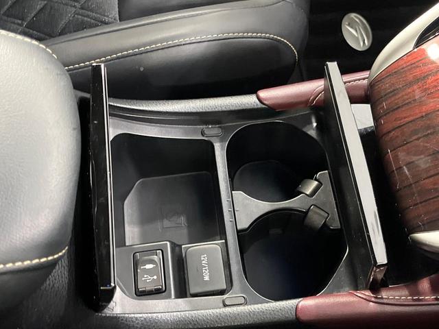 ハリアーハイブリッド プレミアム アドバンスドパッケージ 4WD 純正9型ナビ パノラミックビューモニター JBLサウンド 寒冷地仕様 レーダークルコン クリアランスソナー パワーバックドア ワイヤレス充電 パワーシート ETC LEDランプ LEDフォグ(53枚目)