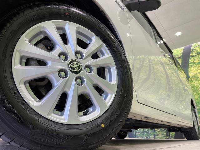 ヴォクシー ハイブリッドＸ　純正９型ナビ　後席モニター　両側パワースライドドア　バックカメラ　セーフティセンス　クルーズコントロール　ＥＴＣ　ドライブレコーダー　ＬＥＤランプ　オートライト　デュアルエアコン　スマートキー（14枚目）