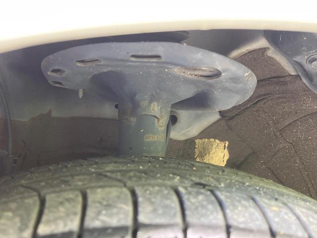 ヴォクシー ハイブリッドＸ　純正９型ナビ　後席モニター　両側パワースライドドア　バックカメラ　セーフティセンス　クルーズコントロール　ＥＴＣ　ドライブレコーダー　ＬＥＤランプ　オートライト　デュアルエアコン　スマートキー（24枚目）