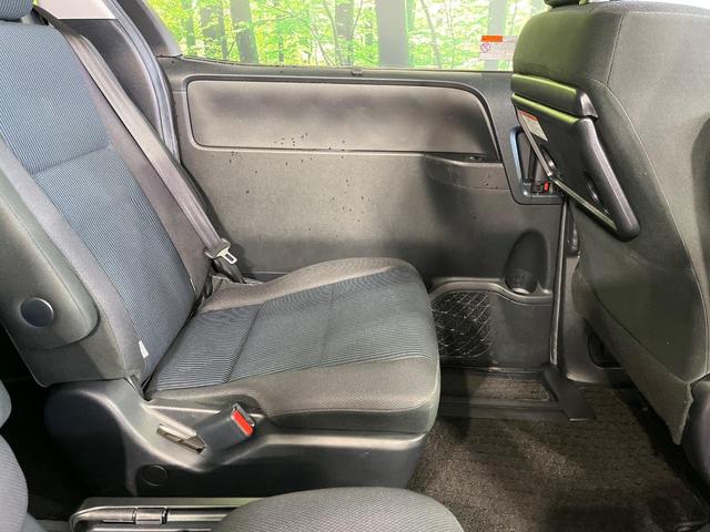 ヴォクシー ハイブリッドＸ　純正９型ナビ　後席モニター　両側パワースライドドア　バックカメラ　セーフティセンス　クルーズコントロール　ＥＴＣ　ドライブレコーダー　ＬＥＤランプ　オートライト　デュアルエアコン　スマートキー（46枚目）