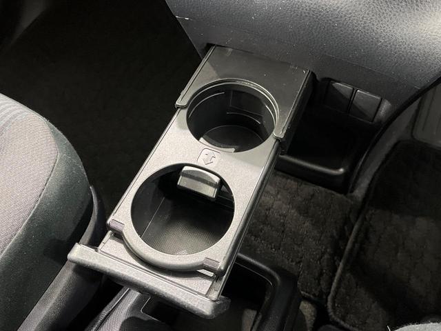 ヴォクシー ハイブリッドＸ　純正９型ナビ　後席モニター　両側パワースライドドア　バックカメラ　セーフティセンス　クルーズコントロール　ＥＴＣ　ドライブレコーダー　ＬＥＤランプ　オートライト　デュアルエアコン　スマートキー（56枚目）