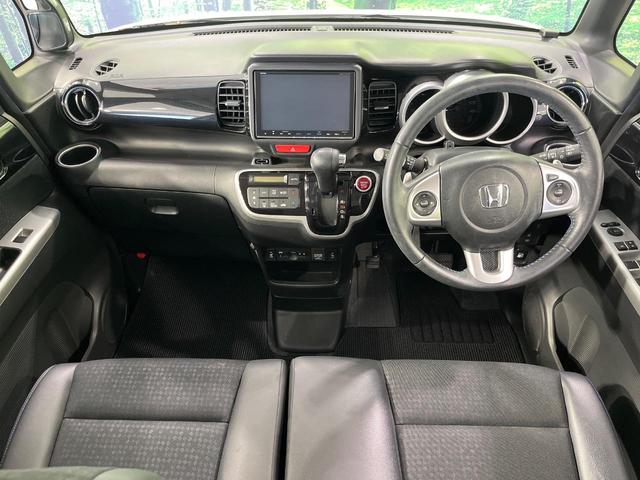 N-BOXカスタム G ターボSSブラックスタイルパッケージ 4WD 純正8型ナビ 両側パワースライドドア ターボ バックカメラ クルーズコントロール シティブレーキアクティブシステム 前席シートヒーター デジタルルームミラー ETC HIDランプ LEDフォグ(2枚目)