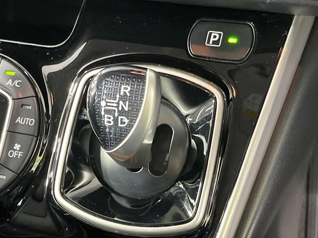 エスクァイア ハイブリッドＧｉ　セーフティセンス　両側電動スライド　ＡＬＰＩＮＥ１０型ナビ　フリップダウン　フルセグＴＶ　ＤＶＤ再生　Ｂｌｕｅｔｏｏｔｈ　禁煙車　クルーズコントロール　シートヒーター　ＬＥＤヘッドライト　オートライト（25枚目）