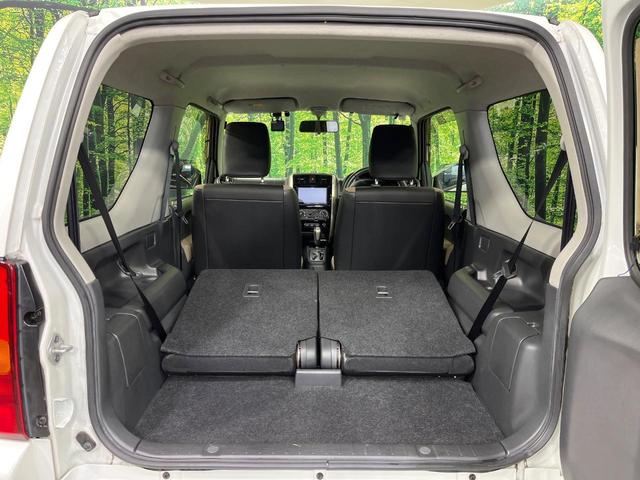 後席を格納すると、これだけの広さが！シーンに合わせたシートアレンジで、大きな荷物も積むことが出来ます♪