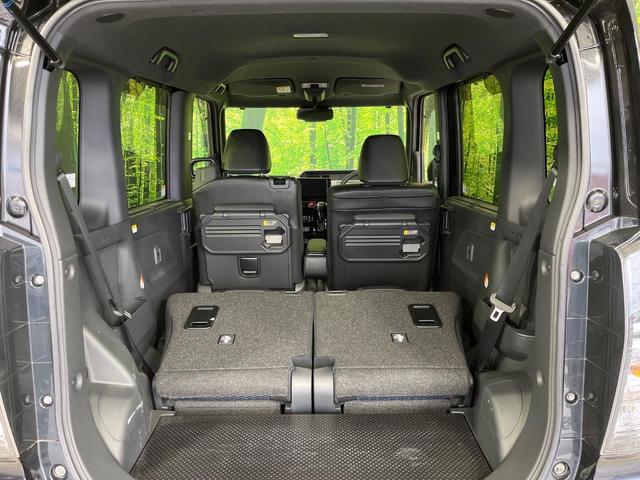 後席を格納すると、これだけの広さが！シーンに合わせたシートアレンジで、大きな荷物も積むことが出来ます♪