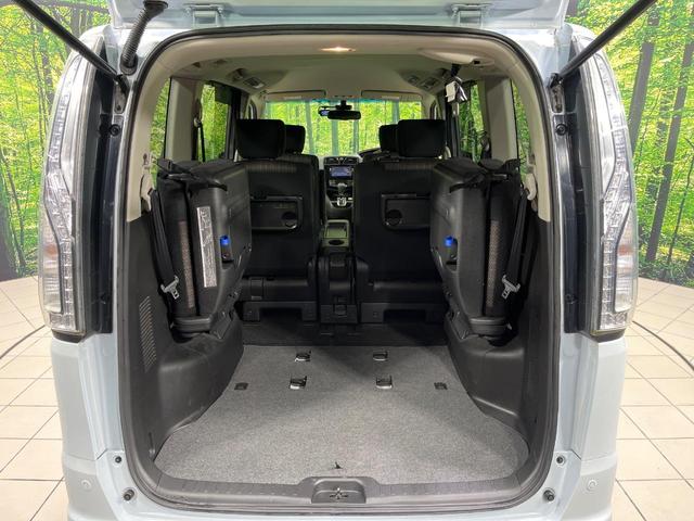 セレナ ハイウェイスター　Ｖセレ＋セーフティＩＩ　ＳＨＶ　純正ナビ　両側パワースライドドア　アラウンドビューモニター　エマージェンシーブレーキ　クルーズコントロール　ＥＴＣ　ＬＥＤランプ　フロントフォグ　オートライト　リアオートエアコン（11枚目）