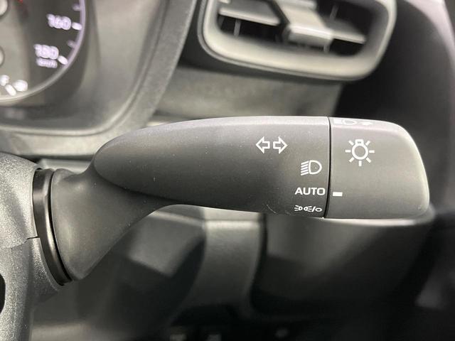 シエンタ ハイブリッドX 登録済未使用車 7人乗り パワースライドドア セーフティセンス レーダークルーズコントロール クリアランスソナー LEDランプ オートマチックハイビーム オートライト オートエアコン スマートキー(29枚目)