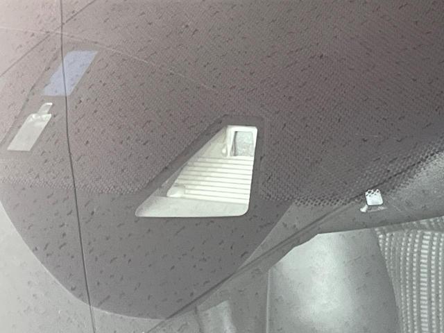 ヴェゼル ハイブリッドＺ・ホンダセンシング　純正８型ナビ　バックカメラ　ホンダセンシング　アダプティブクルコン　前席シートヒーター　ＥＴＣ　ルーフレール　パドルシフト　ＬＥＤランプ　ＬＥＤフォグ　デュアルエアコン　スマートキー　ハーフレザー（6枚目）