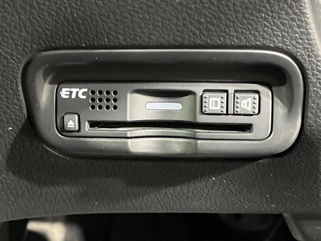 ヴェゼル ハイブリッドＺ・ホンダセンシング　純正８型ナビ　バックカメラ　ホンダセンシング　アダプティブクルコン　前席シートヒーター　ＥＴＣ　ルーフレール　パドルシフト　ＬＥＤランプ　ＬＥＤフォグ　デュアルエアコン　スマートキー　ハーフレザー（8枚目）
