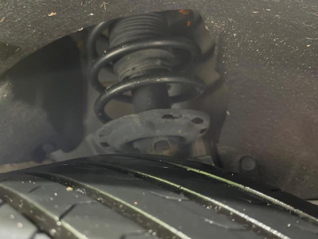 ヴェゼル ハイブリッドＺ・ホンダセンシング　純正８型ナビ　バックカメラ　ホンダセンシング　アダプティブクルコン　前席シートヒーター　ＥＴＣ　ルーフレール　パドルシフト　ＬＥＤランプ　ＬＥＤフォグ　デュアルエアコン　スマートキー　ハーフレザー（24枚目）