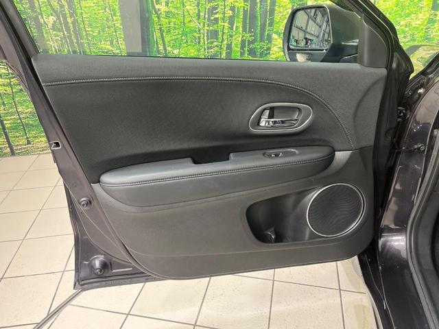 ヴェゼル ハイブリッドＺ・ホンダセンシング　純正８型ナビ　バックカメラ　ホンダセンシング　アダプティブクルコン　前席シートヒーター　ＥＴＣ　ルーフレール　パドルシフト　ＬＥＤランプ　ＬＥＤフォグ　デュアルエアコン　スマートキー　ハーフレザー（41枚目）