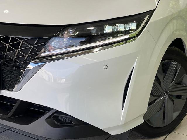 【ＬＥＤヘッドライト】悪天候や夜間走行時も良好な視界を確保し安心して運転できる高輝度ＬＥＤヘッドライトを装備！点灯速度が早く、消費電力も抑えられています。