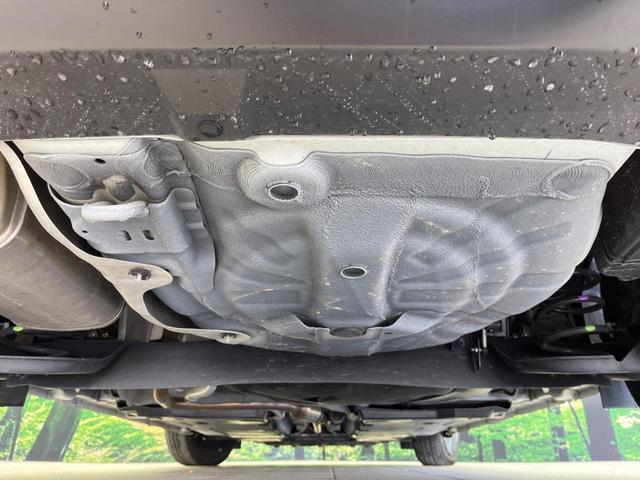 お車を安心してお乗りいただく為には、足回りの定期点検が欠かせません。サービスサポート（有償保証）では無料点検もご提供しており、安心のカーライフをお過ごしいただけるサポート体制が整っています。