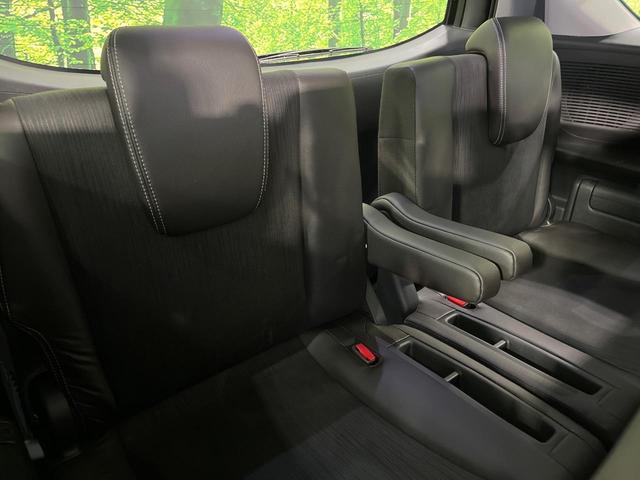 フリード Ｇ　プレミアムエディション　４ＷＤ　純正９型ナビ　後席モニター　両側パワースライドドア　バックカメラ　クルーズコントロール　ＥＴＣ　ＣＤ／ＤＶＤ／フルセグ　ＨＩＤランプ　フロントフォグ　オートライト　オートエアコン　スマートキー（10枚目）