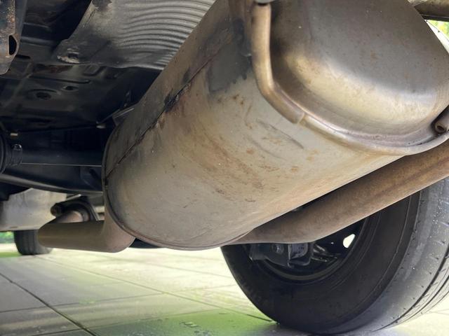 フリード Ｇ　プレミアムエディション　４ＷＤ　純正９型ナビ　後席モニター　両側パワースライドドア　バックカメラ　クルーズコントロール　ＥＴＣ　ＣＤ／ＤＶＤ／フルセグ　ＨＩＤランプ　フロントフォグ　オートライト　オートエアコン　スマートキー（23枚目）