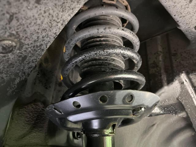 フリード Ｇ　プレミアムエディション　４ＷＤ　純正９型ナビ　後席モニター　両側パワースライドドア　バックカメラ　クルーズコントロール　ＥＴＣ　ＣＤ／ＤＶＤ／フルセグ　ＨＩＤランプ　フロントフォグ　オートライト　オートエアコン　スマートキー（24枚目）