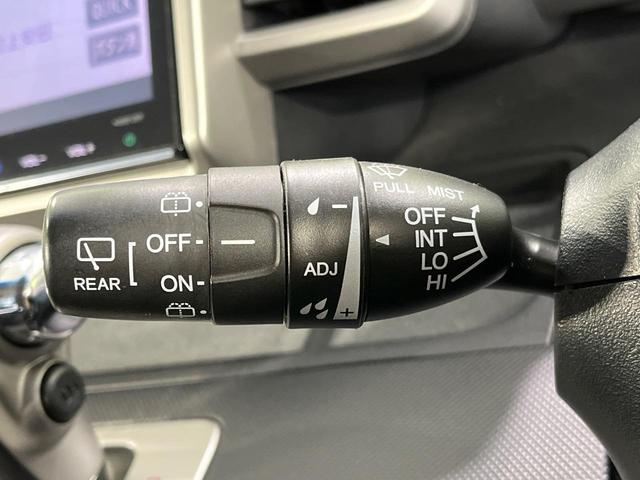 フリード Ｇ　プレミアムエディション　４ＷＤ　純正９型ナビ　後席モニター　両側パワースライドドア　バックカメラ　クルーズコントロール　ＥＴＣ　ＣＤ／ＤＶＤ／フルセグ　ＨＩＤランプ　フロントフォグ　オートライト　オートエアコン　スマートキー（31枚目）