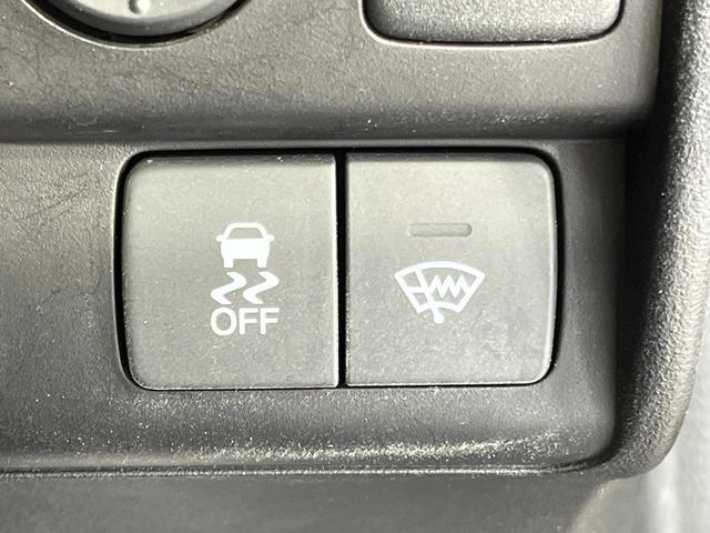 フリード Ｇ　プレミアムエディション　４ＷＤ　純正９型ナビ　後席モニター　両側パワースライドドア　バックカメラ　クルーズコントロール　ＥＴＣ　ＣＤ／ＤＶＤ／フルセグ　ＨＩＤランプ　フロントフォグ　オートライト　オートエアコン　スマートキー（33枚目）