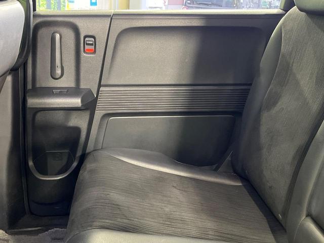 フリード Ｇ　プレミアムエディション　４ＷＤ　純正９型ナビ　後席モニター　両側パワースライドドア　バックカメラ　クルーズコントロール　ＥＴＣ　ＣＤ／ＤＶＤ／フルセグ　ＨＩＤランプ　フロントフォグ　オートライト　オートエアコン　スマートキー（40枚目）