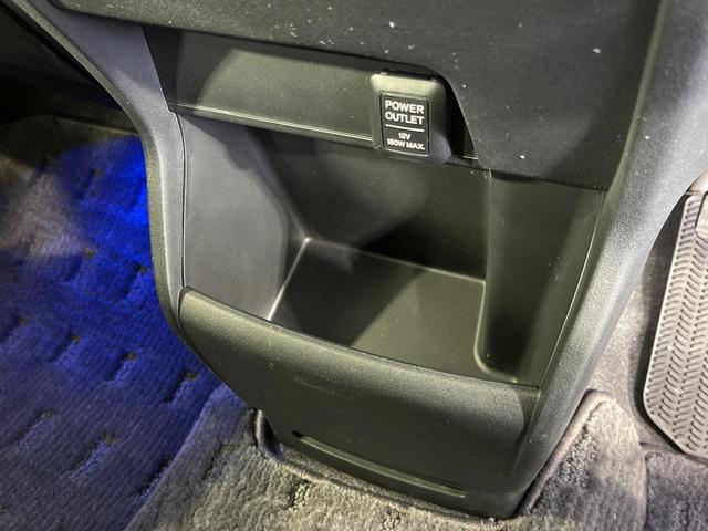 フリード Ｇ　プレミアムエディション　４ＷＤ　純正９型ナビ　後席モニター　両側パワースライドドア　バックカメラ　クルーズコントロール　ＥＴＣ　ＣＤ／ＤＶＤ／フルセグ　ＨＩＤランプ　フロントフォグ　オートライト　オートエアコン　スマートキー（47枚目）