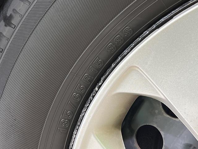 フリード Ｇ　プレミアムエディション　４ＷＤ　純正９型ナビ　後席モニター　両側パワースライドドア　バックカメラ　クルーズコントロール　ＥＴＣ　ＣＤ／ＤＶＤ／フルセグ　ＨＩＤランプ　フロントフォグ　オートライト　オートエアコン　スマートキー（54枚目）