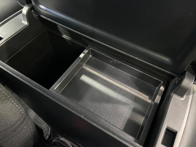 プリウス Ｓ　メモリーナビ　バックカメラ　セーフティセンス　レーダークルコン　ＥＴＣ　ドライブレコーダー　Ｂｌｕｅｔｏｏｔｈ　ＬＥＤランプ　オートマチックハイビーム　オートライト　オートエアコン　スマートキー（50枚目）