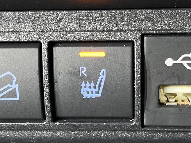 ヤリスクロス ハイブリッドＺ　４ＷＤ　純正８型ナビ　バックカメラ　セーフティセンス　レーダークルコン　ブラインドスポットモニター　パワーバックドア　ルーフレール　１００Ｖ電源　前席シートヒーター　パワーシート　ＥＴＣ　ドラレコ（8枚目）