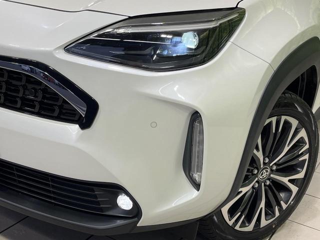 ヤリスクロス ハイブリッドＺ　４ＷＤ　純正８型ナビ　バックカメラ　セーフティセンス　レーダークルコン　ブラインドスポットモニター　パワーバックドア　ルーフレール　１００Ｖ電源　前席シートヒーター　パワーシート　ＥＴＣ　ドラレコ（13枚目）