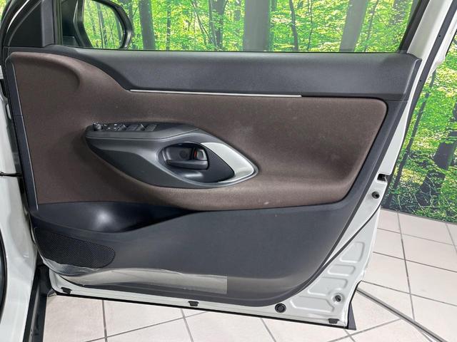 ヤリスクロス ハイブリッドＺ　４ＷＤ　純正８型ナビ　バックカメラ　セーフティセンス　レーダークルコン　ブラインドスポットモニター　パワーバックドア　ルーフレール　１００Ｖ電源　前席シートヒーター　パワーシート　ＥＴＣ　ドラレコ（48枚目）