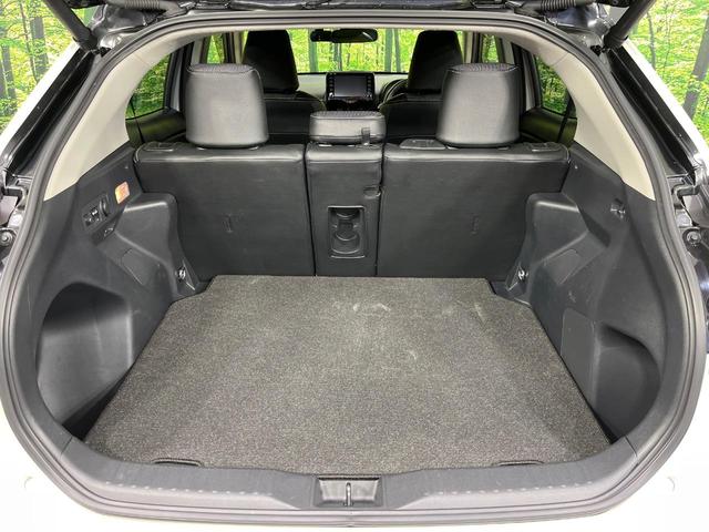 ヤリスクロス ハイブリッドＺ　４ＷＤ　純正８型ナビ　バックカメラ　セーフティセンス　レーダークルコン　ブラインドスポットモニター　パワーバックドア　ルーフレール　１００Ｖ電源　前席シートヒーター　パワーシート　ＥＴＣ　ドラレコ（54枚目）