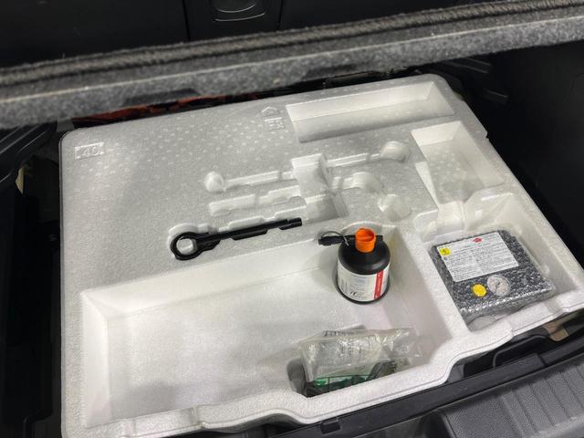 ヤリスクロス ハイブリッドＺ　４ＷＤ　純正８型ナビ　バックカメラ　セーフティセンス　レーダークルコン　ブラインドスポットモニター　パワーバックドア　ルーフレール　１００Ｖ電源　前席シートヒーター　パワーシート　ＥＴＣ　ドラレコ（55枚目）