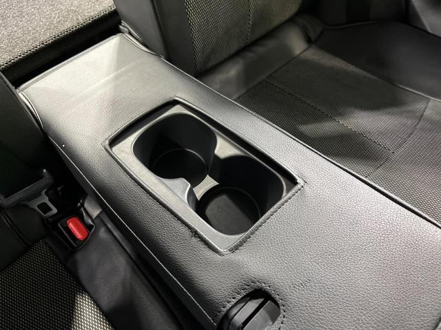 ヤリスクロス ハイブリッドＺ　４ＷＤ　純正８型ナビ　バックカメラ　セーフティセンス　レーダークルコン　ブラインドスポットモニター　パワーバックドア　ルーフレール　１００Ｖ電源　前席シートヒーター　パワーシート　ＥＴＣ　ドラレコ（57枚目）