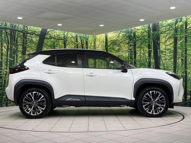 ヤリスクロス ハイブリッドＺ　４ＷＤ　純正８型ナビ　バックカメラ　セーフティセンス　レーダークルコン　ブラインドスポットモニター　パワーバックドア　ルーフレール　１００Ｖ電源　前席シートヒーター　パワーシート　ＥＴＣ　ドラレコ（63枚目）