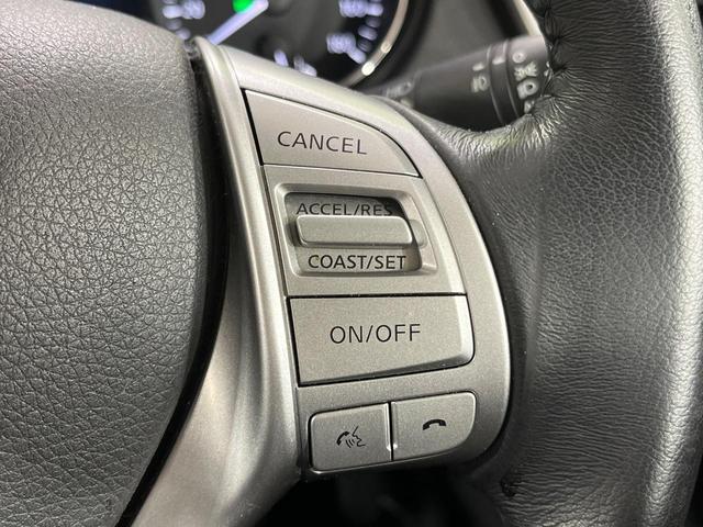 【クルーズコントロール】高速道路もラクラク走行。アクセルを離しても一定速度で走行ができ、長距離運転時の負担を軽減！加速・減速も簡単なスイッチ操作で調整できます。