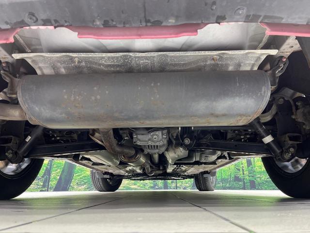 お車を安心してお乗りいただく為には、足回りの定期点検が欠かせません。サービスサポート（有償保証）では無料点検もご提供しており、安心のカーライフをお過ごしいただけるサポート体制が整っています。