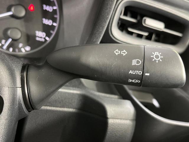 シエンタ ハイブリッドX 4WD 5人乗り 純正ナビ パワースライドドア バックカメラ セーフティセンス レーダークルコン クリアランスソナー LEDランプ オートライト オートエアコン スマートキー CD/DVD/フルセグ(31枚目)