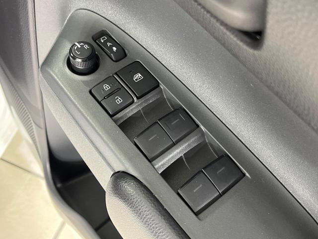 シエンタ ハイブリッドX 4WD 5人乗り 純正ナビ パワースライドドア バックカメラ セーフティセンス レーダークルコン クリアランスソナー LEDランプ オートライト オートエアコン スマートキー CD/DVD/フルセグ(36枚目)