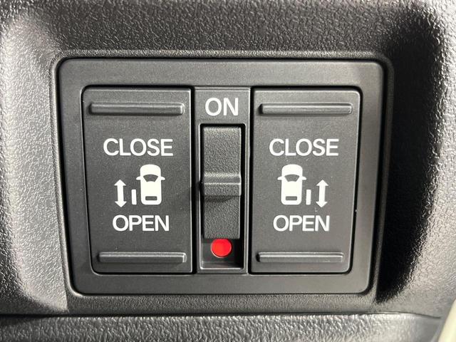 Ｎ－ＢＯＸカスタム ベースグレード　届出済未使用車　両側パワースライドドア　ホンダセンシング　アダプティブクルコン　前席シートヒーター　ＬＥＤランプ　オートライト　オートエアコン　スマートキー　ロールサンシェード　シートバックテーブル（3枚目）