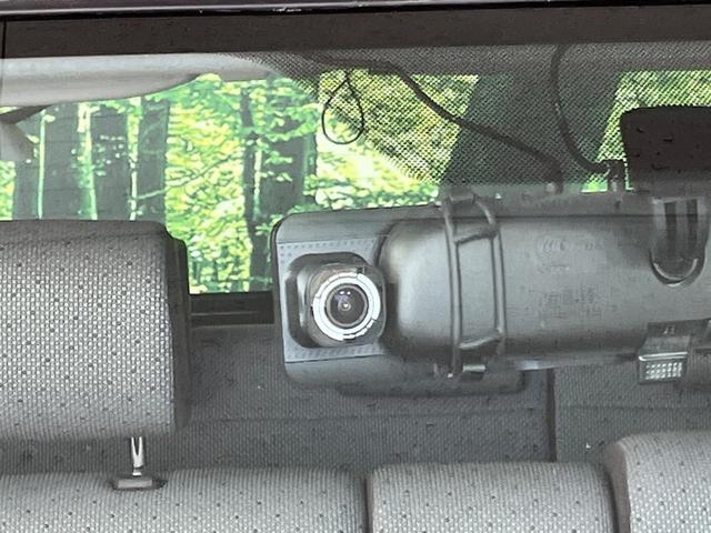 パッソ Ｘ　Ｌパッケージ　４ＷＤ　純正ナビ　バックカメラ　ドラレコ一体型デジタルルームミラー　Ｂｌｕｅｔｏｏｔｈ　ＣＤ再生　地デジ　スマートキー　横滑り防止装置　電動格納ミラー　シートアンダートレイ　プライバシーガラス（6枚目）