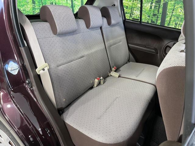 パッソ Ｘ　Ｌパッケージ　４ＷＤ　純正ナビ　バックカメラ　ドラレコ一体型デジタルルームミラー　Ｂｌｕｅｔｏｏｔｈ　ＣＤ再生　地デジ　スマートキー　横滑り防止装置　電動格納ミラー　シートアンダートレイ　プライバシーガラス（10枚目）