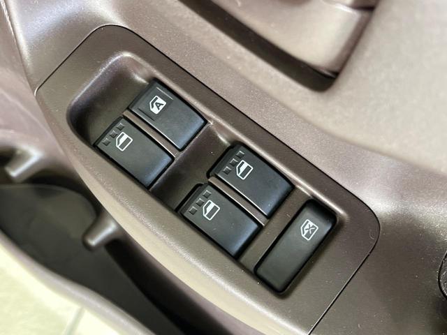 パッソ Ｘ　Ｌパッケージ　４ＷＤ　純正ナビ　バックカメラ　ドラレコ一体型デジタルルームミラー　Ｂｌｕｅｔｏｏｔｈ　ＣＤ再生　地デジ　スマートキー　横滑り防止装置　電動格納ミラー　シートアンダートレイ　プライバシーガラス（34枚目）