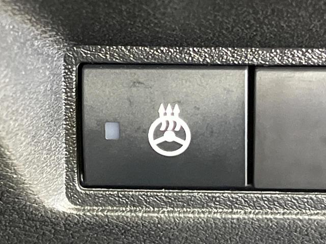 オーラ Ｇ　レザーエディション　純正９型ナビ　アラウンドビューモニター　ＢＯＳＥサウンド　プロパイロット　全方位運転支援システム　ブラックレザーシート　寒冷地仕様　ステアリングヒーター　シートヒーター　ワイヤレス充電　ＥＴＣ２．０（7枚目）