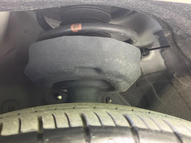 ノア ハイブリッドＳ－Ｚ　純正１０．５型ナビ　１４型後席モニター　両側パワースライドドア　快適利便パッケージＨｉｇｈ　バックカメラ　セーフティセンス　パワーバックドア　ＣＤ／ＤＶＤ／フルセグ　ステアリングヒーター　１００Ｖ電源（24枚目）