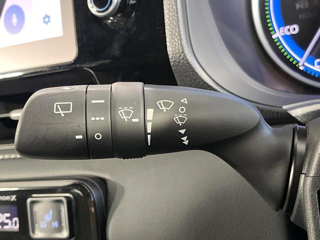 ノア ハイブリッドＳ－Ｚ　純正１０．５型ナビ　１４型後席モニター　両側パワースライドドア　快適利便パッケージＨｉｇｈ　バックカメラ　セーフティセンス　パワーバックドア　ＣＤ／ＤＶＤ／フルセグ　ステアリングヒーター　１００Ｖ電源（35枚目）